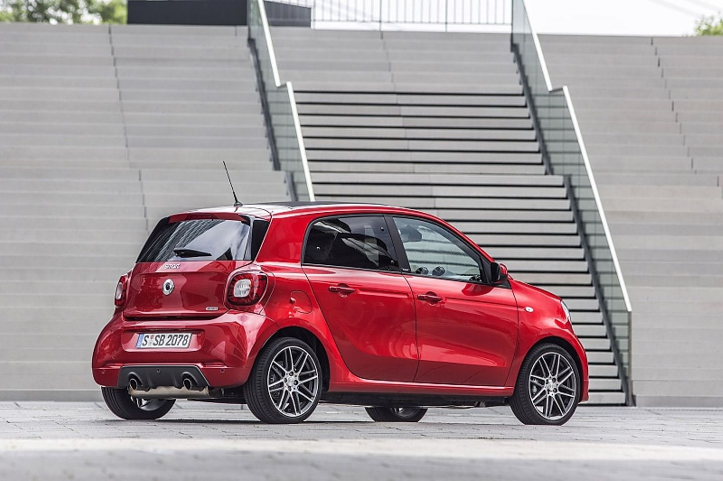Der Smart Brabus Forfour ist um 62 Zentimeter länger als der fortwo