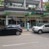 Ladesäule ja. Freier Parkplatz nein. Nicht nur in Essen gehört dieses Bild zum Alltag.