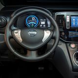 Das Cockpit des Nissan e-NV200 Evalia.