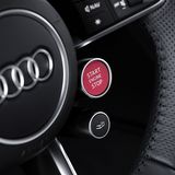 Alle fahrdynamisch relevanten Einstellungen kann man am Lenkrad vornehmen