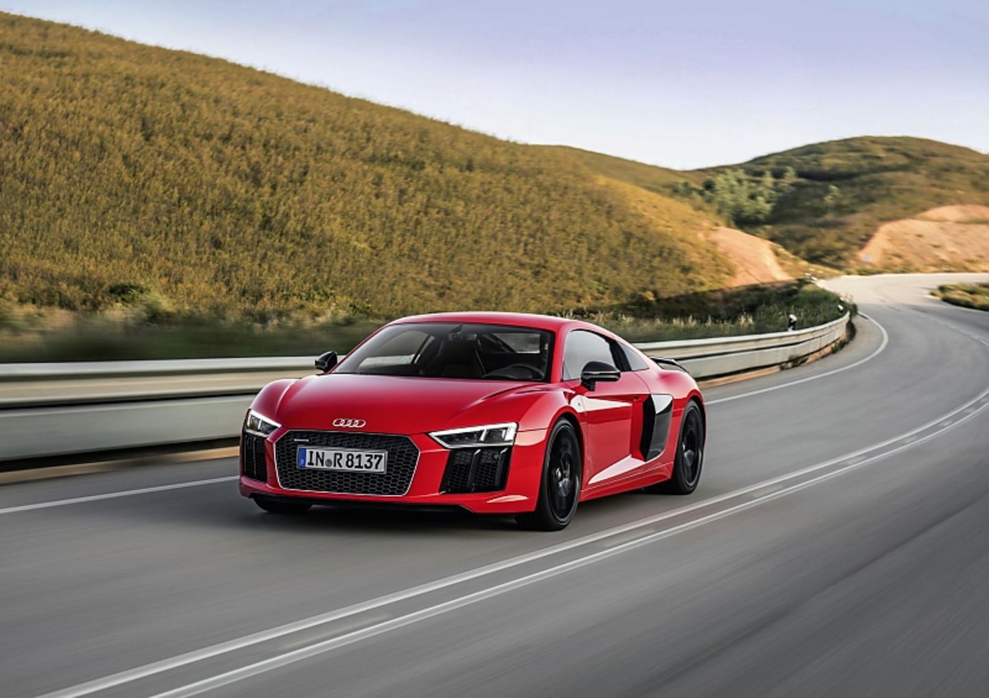 Nach 3,2 Sekunden schafft der Audi die 100-km/h-Marke