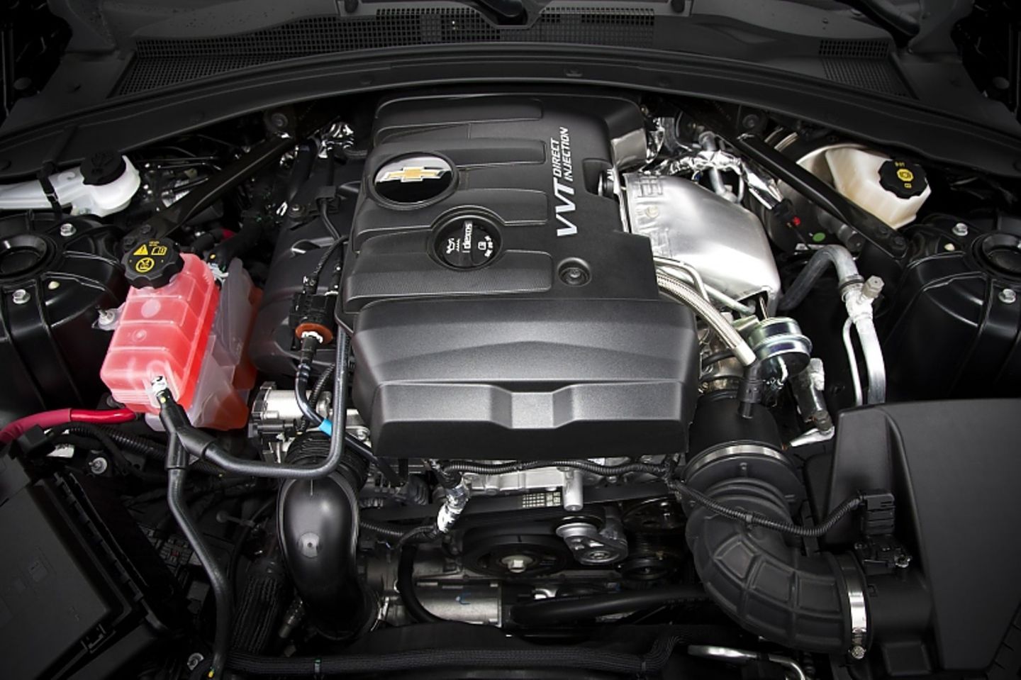 Der Vierzylinder-Zwei-Liter-Turbo gibt eine gute Figur ab