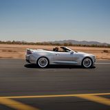 Nach 6,1 Sekunden erreicht das Vierzylinder-Cabrio Landstraßen-Tempo