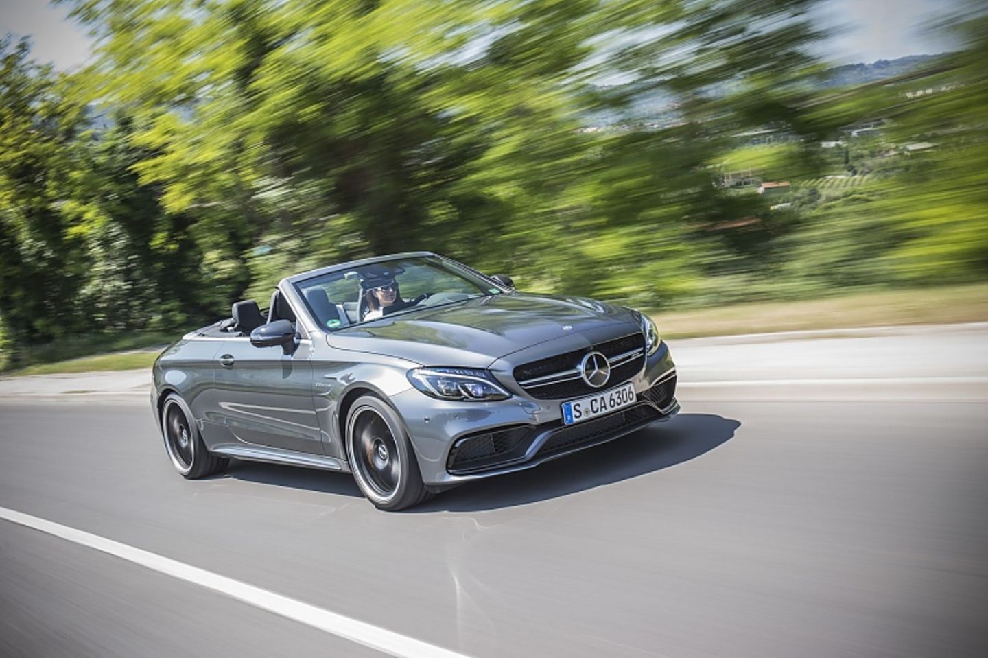 Nach 4,1 Sekunden erreicht das Mercedes-AMG C 63 S Cabriolet die 100 km/h