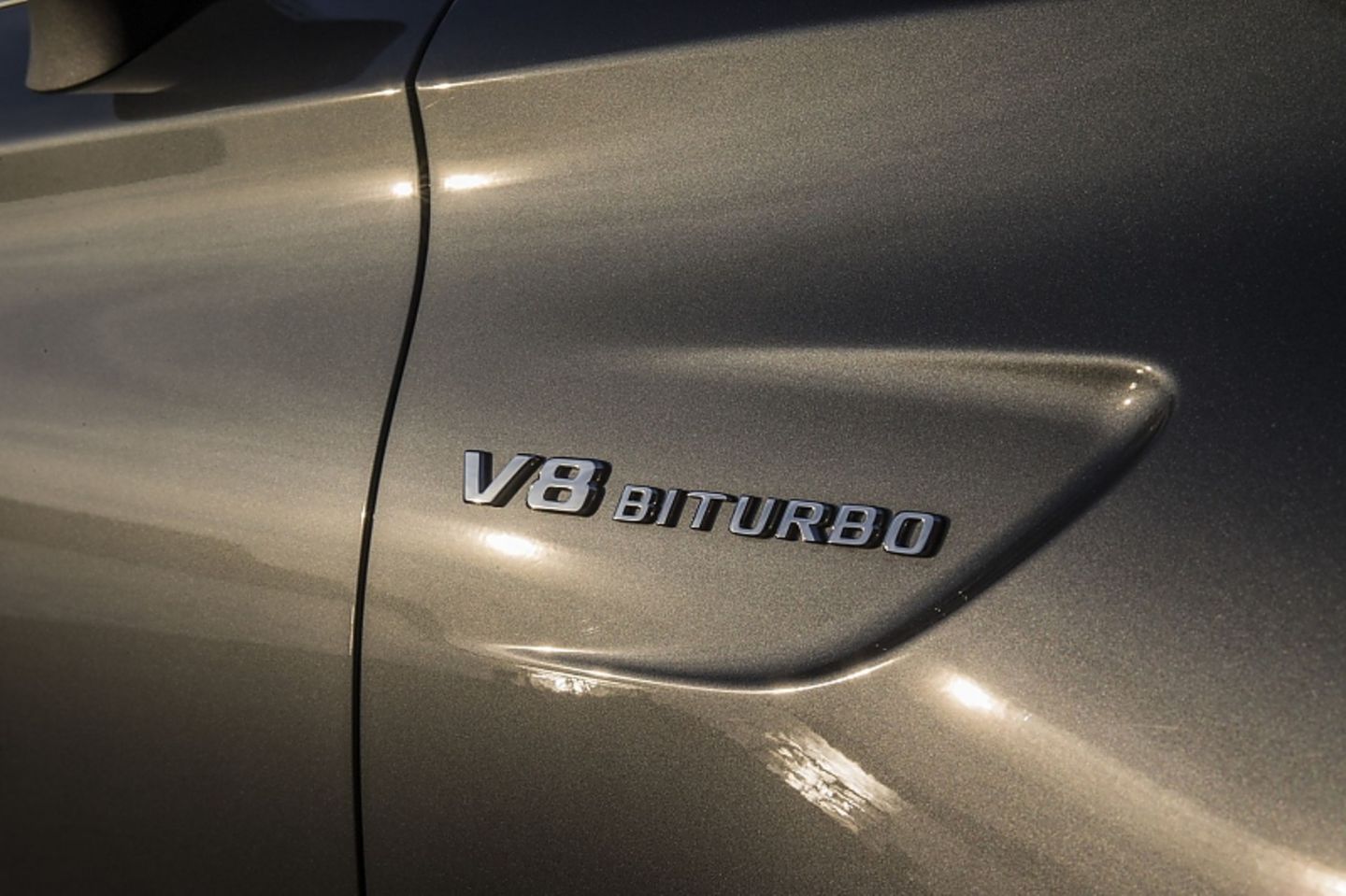 Der V8-Bi-Turbo-Motor hat ein maximales Drehmoment von 700 Newtonmetern