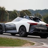 Kein Unter- und kein Übersteuern ist festzustellen.