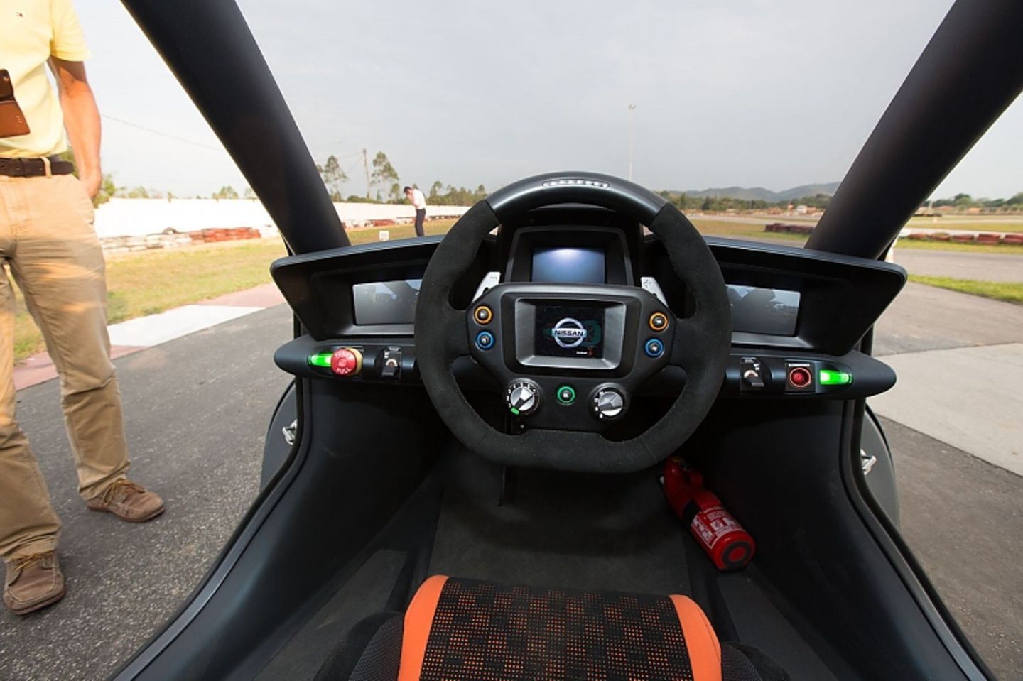 Das Cockpit des Nissan BladeGlider.