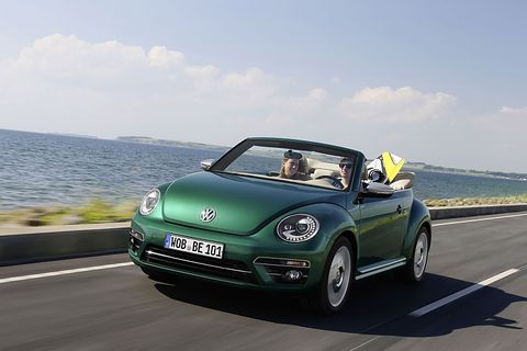 Das New Beetle Cabrio des Modelljahres 2017 hat ein paar Verbesserungen erhalten