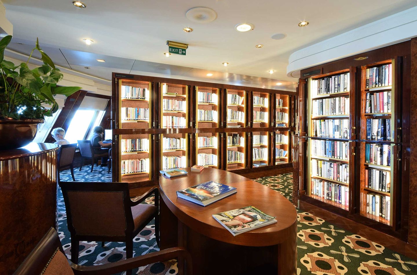 Bibliothek auf der Queen Mary 2 Bibliothek auf der Queen Mary 2