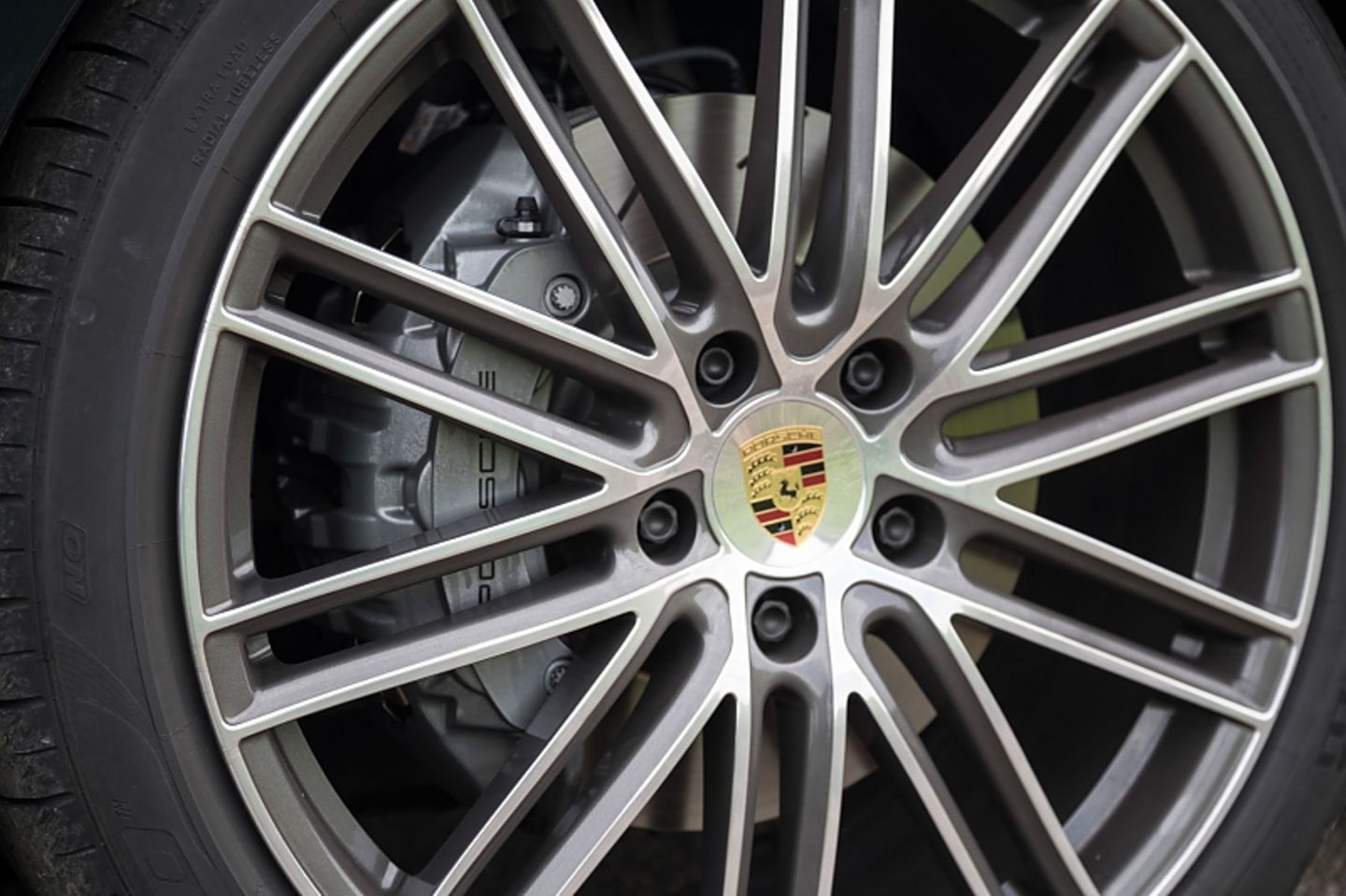 Porsche Panamera 4S Diesel - nur 19 Zoll ist Serie