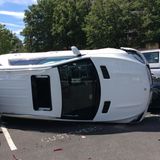 Die untere Seite des Fahrzeugs ist komplett hinüber