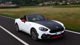 Nach 6.4 Sekunden erreicht der Fiat Abarth 124 Spider 100 km/H