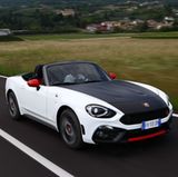 Nach 6.4 Sekunden erreicht der Fiat Abarth 124 Spider 100 km/H