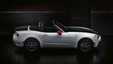 Mit einem Gewicht von 1.135 Kilogramm ist Fiat Abarth 124 Spider ein Leichtgewicht