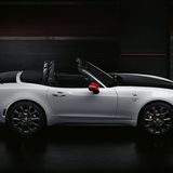 Mit einem Gewicht von 1.135 Kilogramm ist Fiat Abarth 124 Spider ein Leichtgewicht