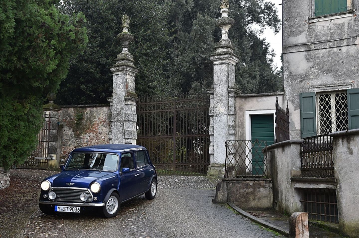 Der Classic Mini Four wiegt 820 Kilogramm