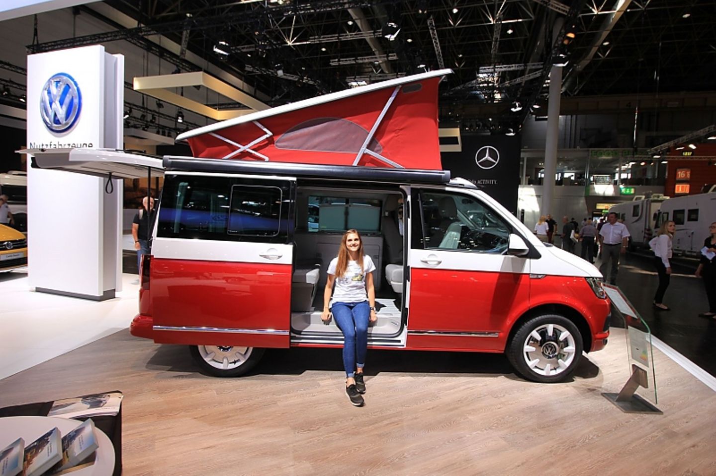 Der VW California Ocean Red ist ein echter Hingucker.