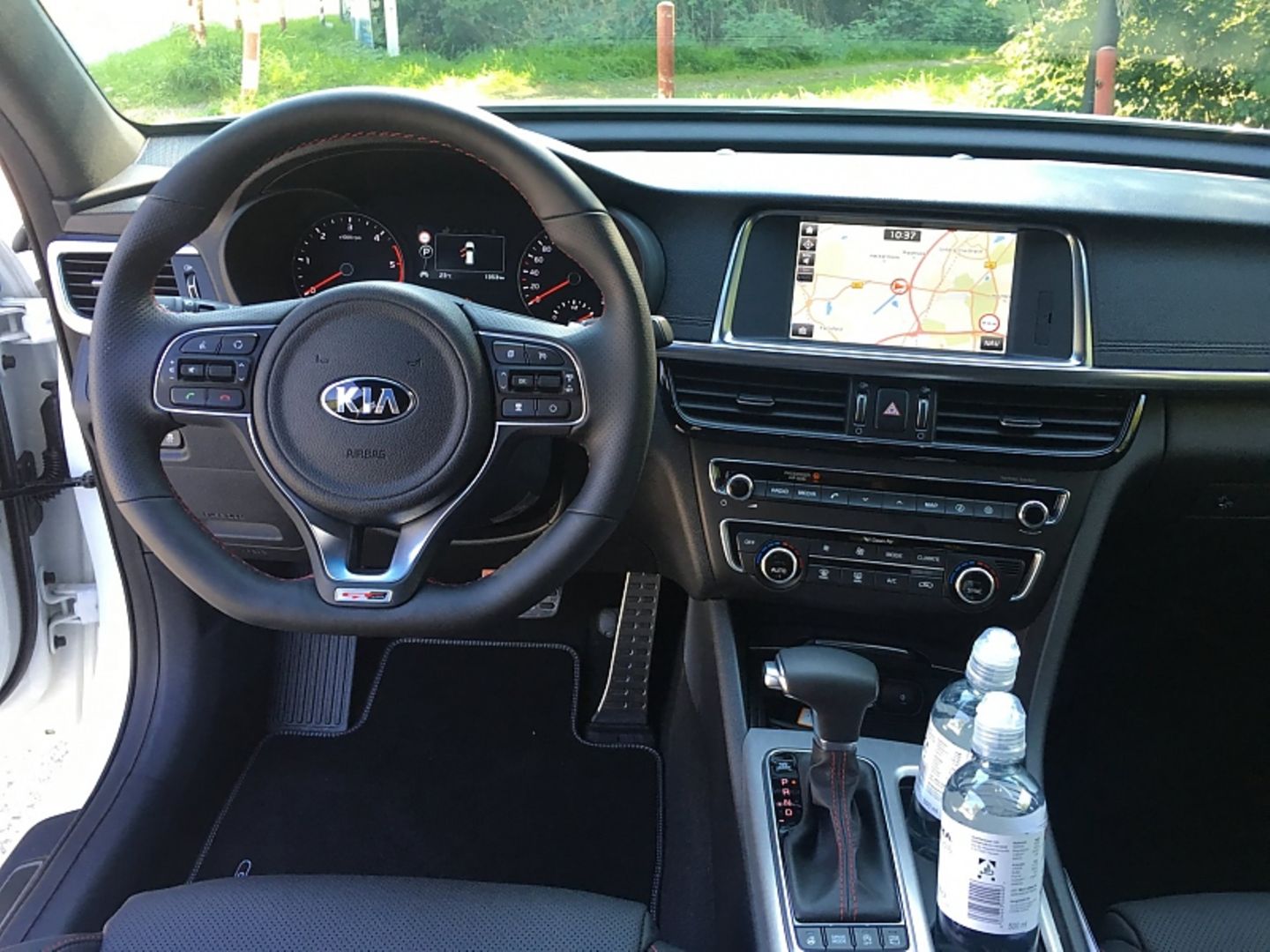 Das aufgeräumte Cockpit des Kia Optima 1.7 CRDi Sportswagon