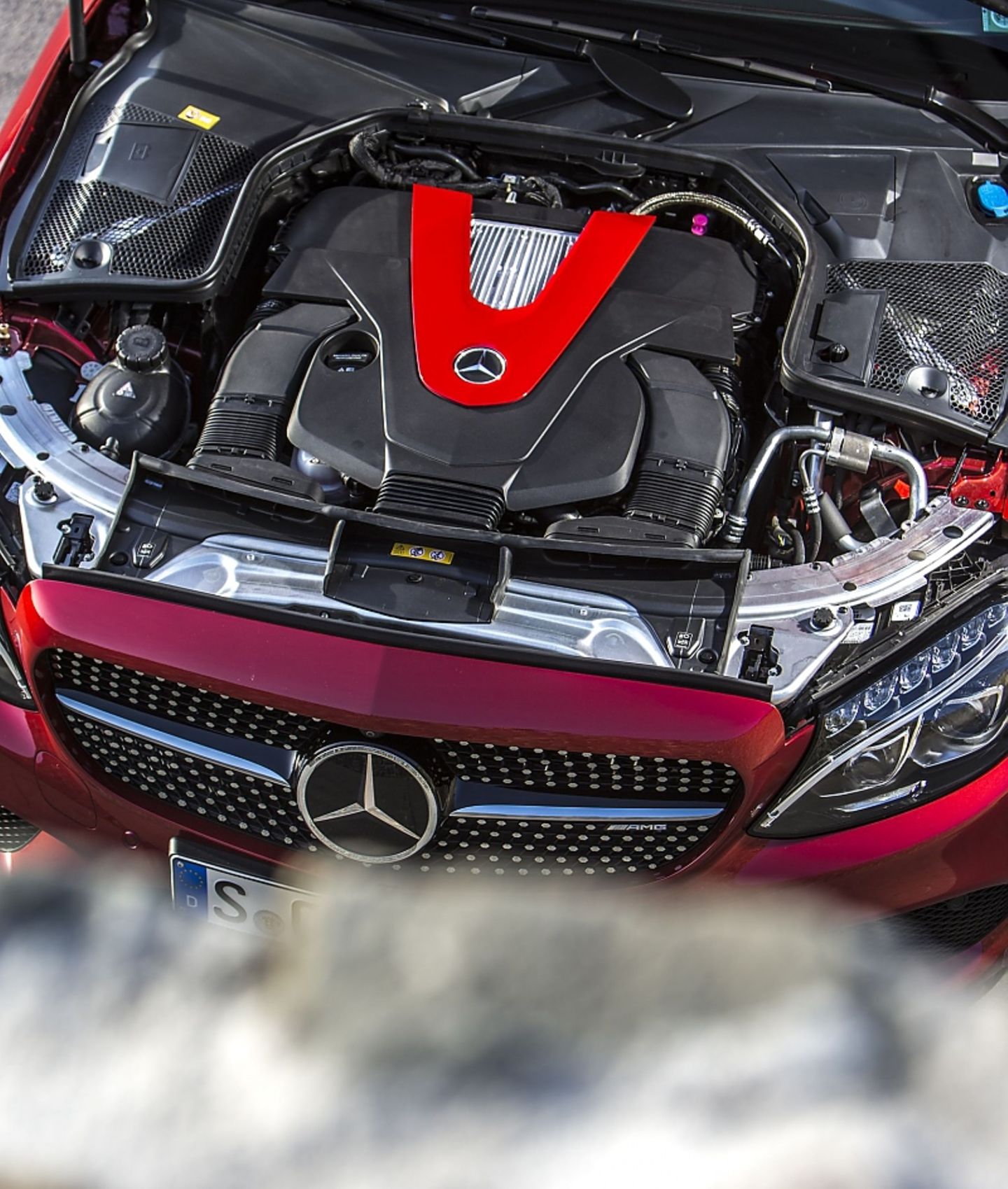 Der V6-Bi-Turbo leistet 270 kW / 367 PS