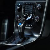 Die Achtgang-Automatik passt gut zum Volvo