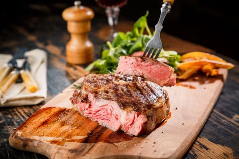 Glaubenskrieg um veganes Restaurant: Vegan-Ikonen als Steakesser geoutet - die Hölle bricht los Glaubenskrieg um veganes Restaurant: Vegan-Ikonen als Steakesser geoutet - die Hölle bricht los