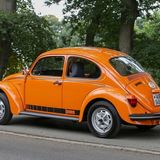 Große Aufkleber zieren die Flanken