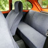 Nieten gehören beim Jeans-Käfer dazu