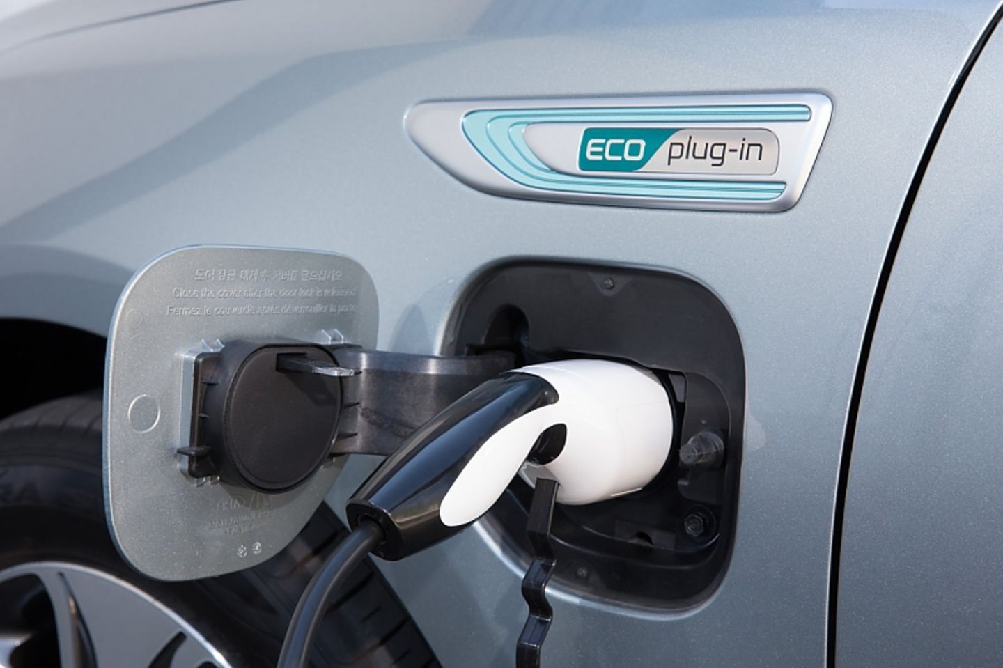 Kia Optima Plug In Hybrid - hier wird geladen