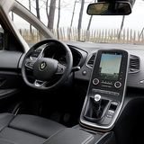 Renault Scenic TCe 130 - mit dem Hochkant-Display