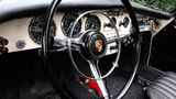 Das Cockpit des Rijkspolitie Porsche.