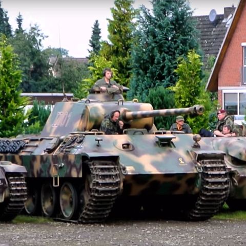 Hauptattraktion sind die Panzer aus dem Zweiten Weltkrieg. Hier: Sturmgeschütz III, Panther und leichter Jagdpanzer Hetzer