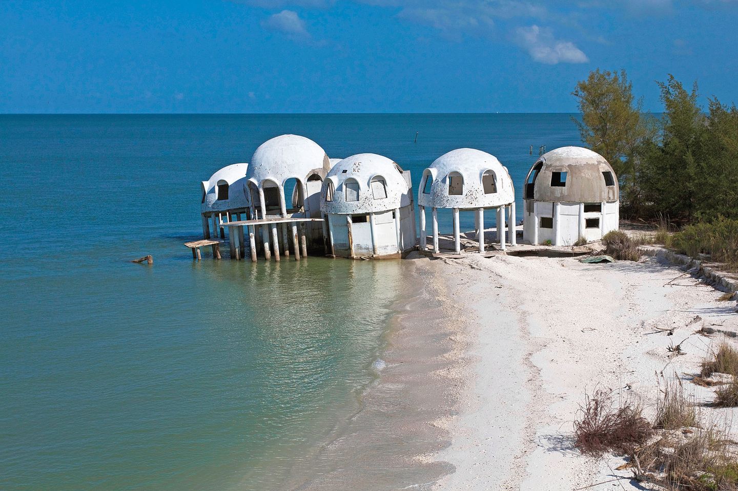 Dome Houses bei Cape Romano, USA