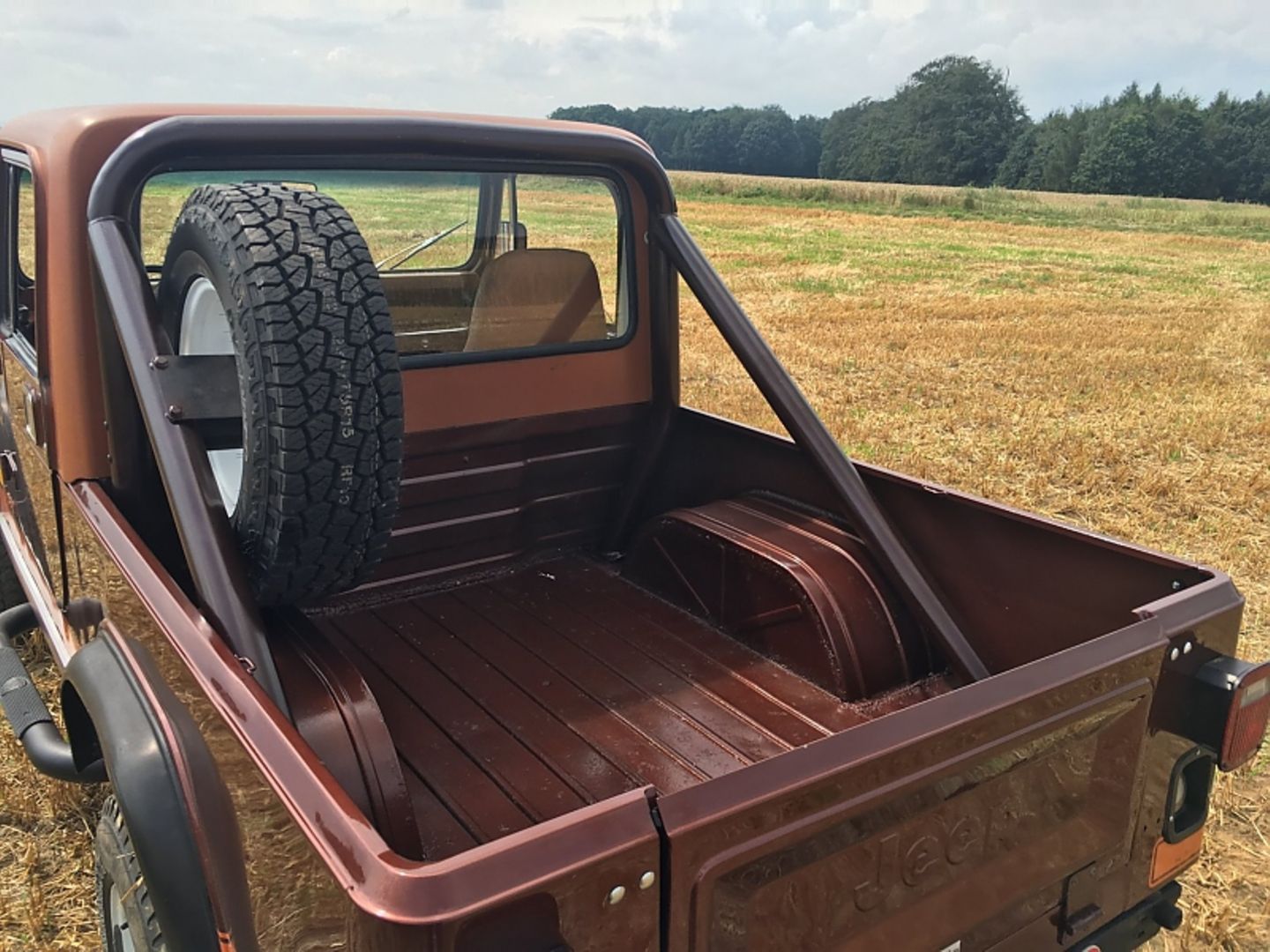Jeep CJ-8 Scrambler - mit kurzer Ladefläche