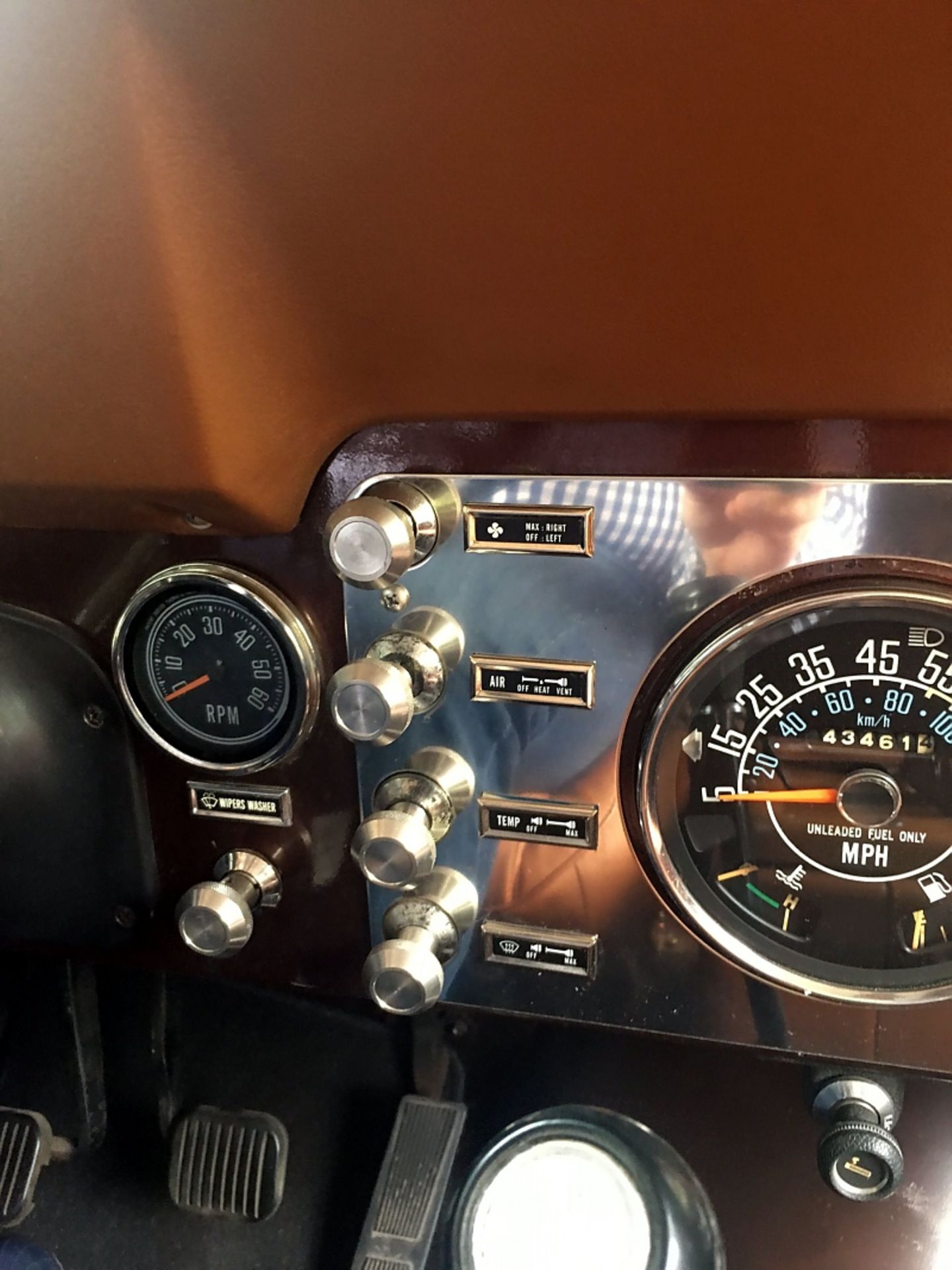 Jeep CJ-8 Scrambler - karg instrumentiert