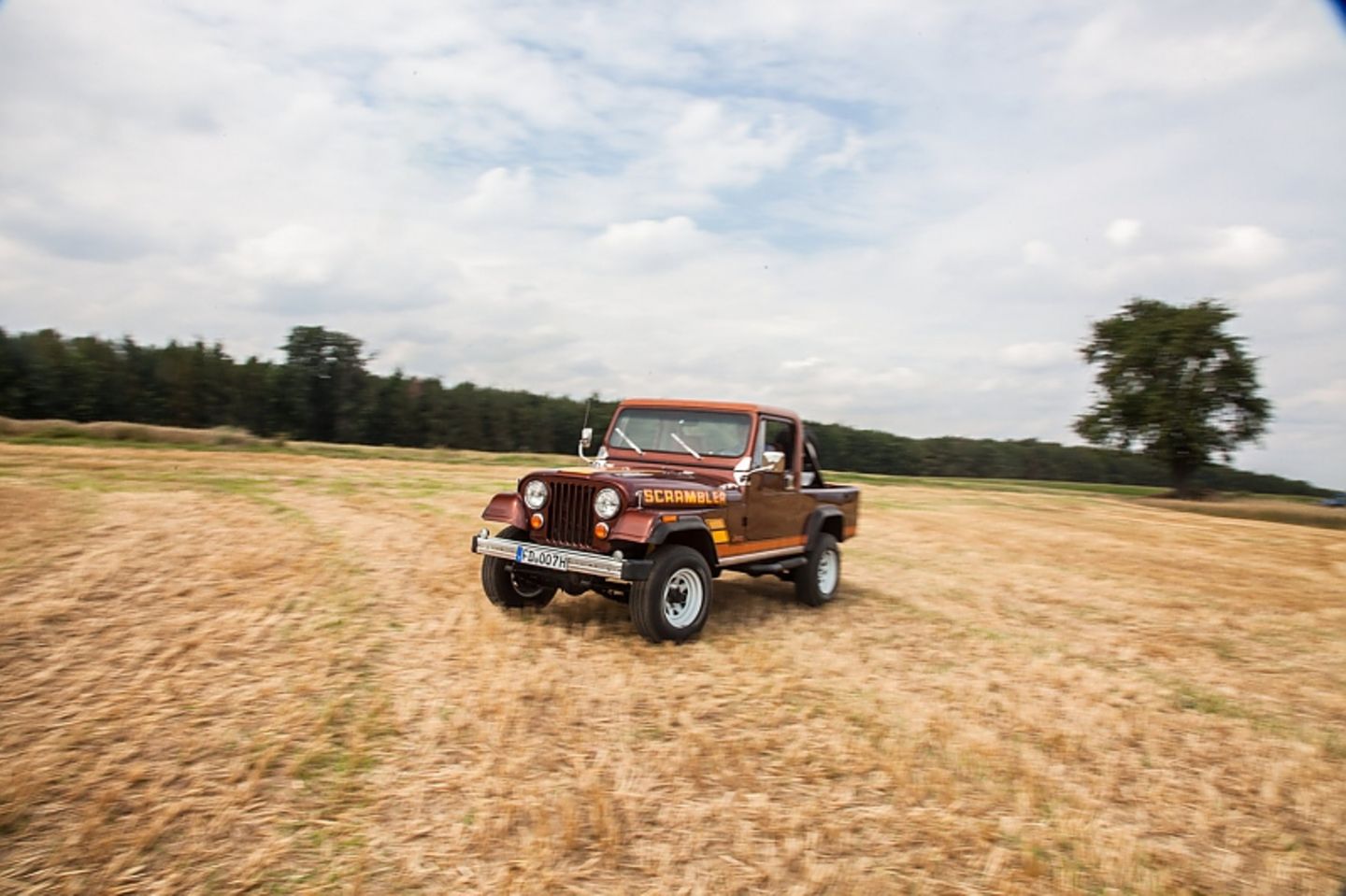 Jeep CJ-8 Scrambler