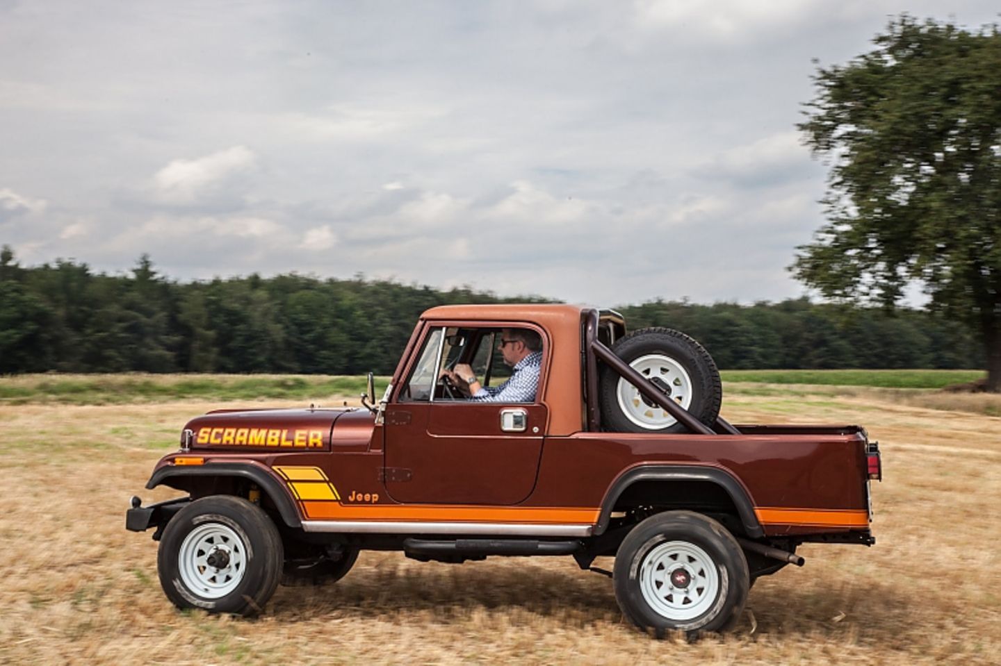 Jeep CJ-8 Scrambler