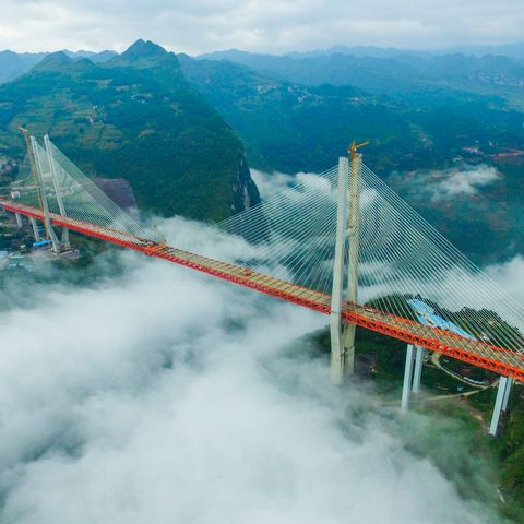 Die Brücke ist Teil einer Autobahn von 3000 Kilometern Länge