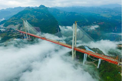 Die Brücke ist Teil einer Autobahn von 3000 Kilometern Länge