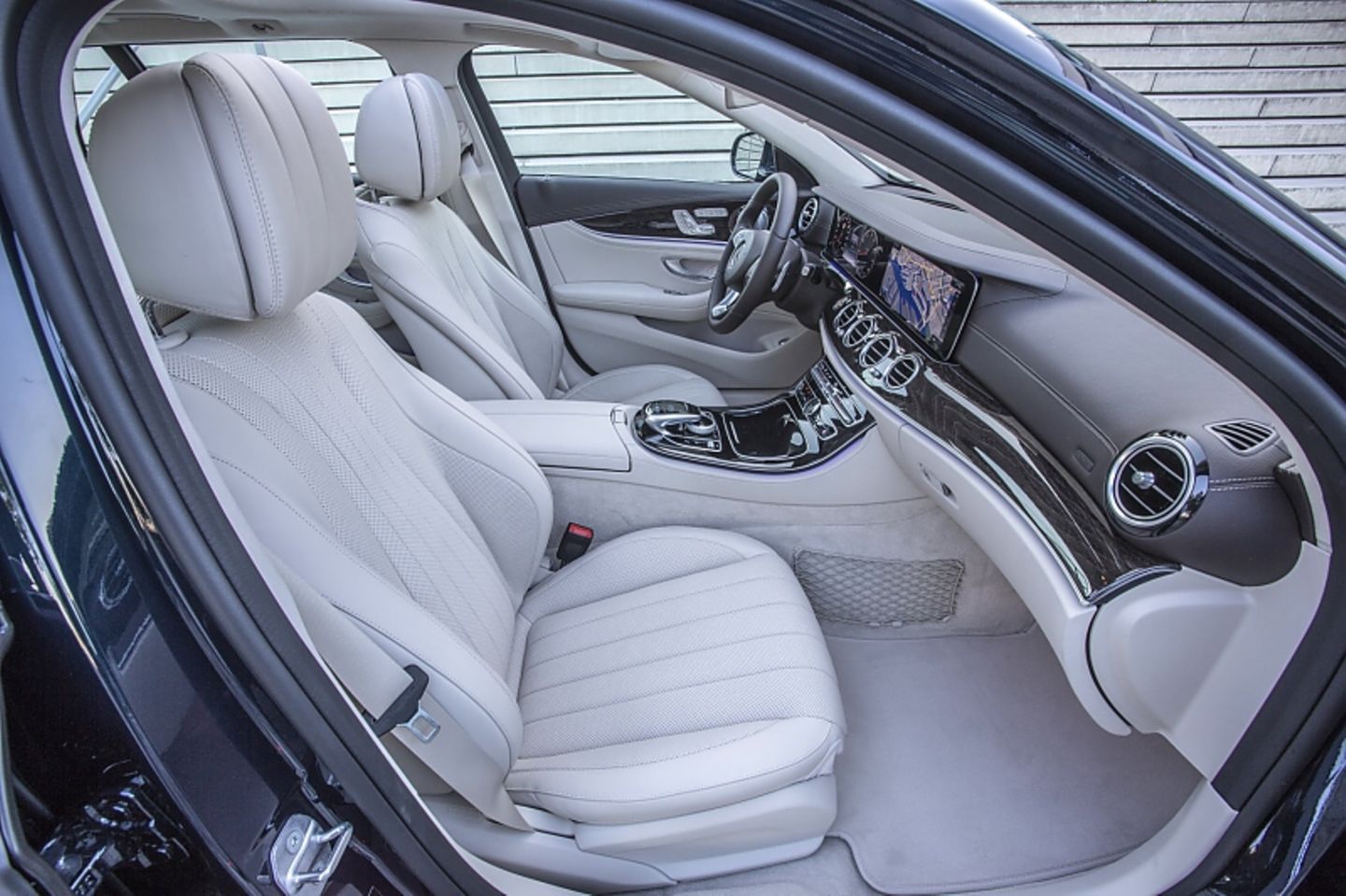 Mercedes E 250 T - Luxus auch vorne