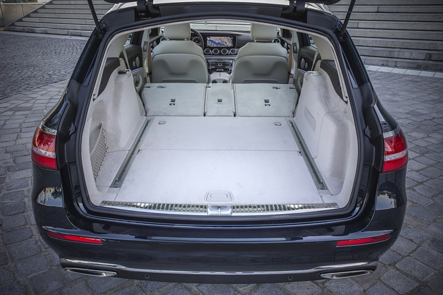 Mercedes E 250 T - das Ladevolumen liegt bei 1.820 Liter