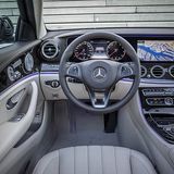 Mercedes E 250 T - große Displays im Cockpit