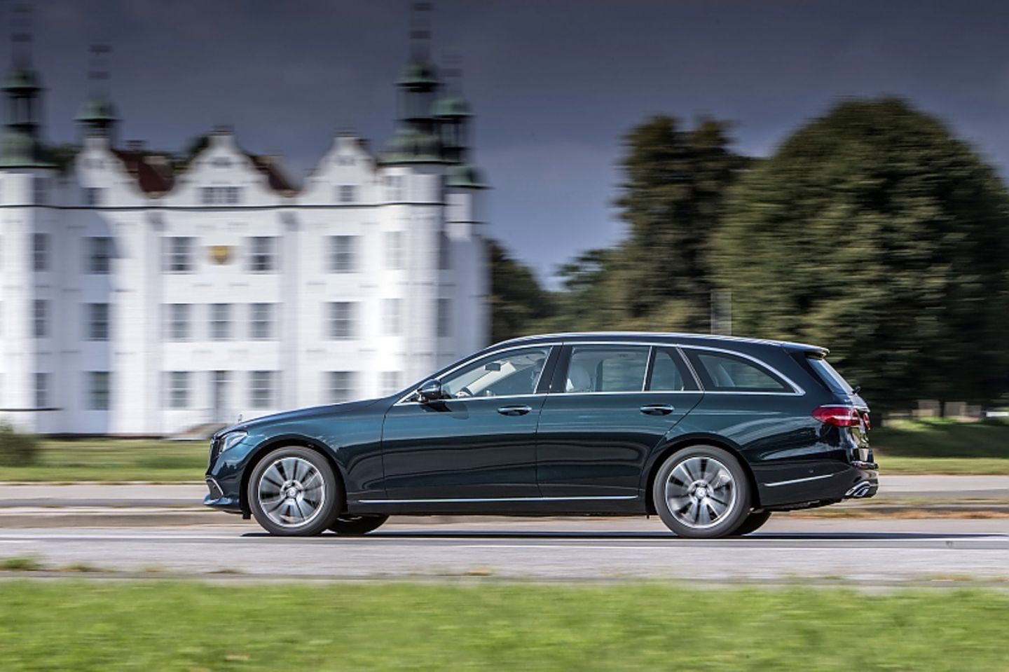 Mercedes E 250 T - klassische Proportionen