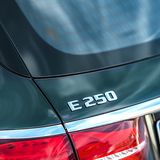 Mercedes E 250 T - der Vierzylinder passt. Es geht aber besser