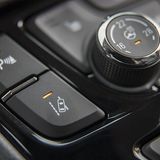 Einen Spurhalte-Assistenten gibt es auch