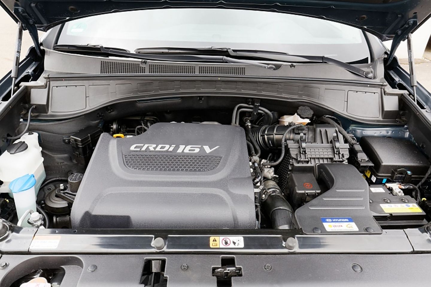 Der 2,2 Liter große Vierzylindermotor des Hyundai Grand Santa Fe erzeugt 200 PS.