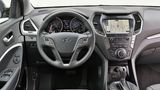 Das Cockpit des Hyundai Grand Santa Fe.