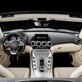 Das Cockpit des Mercedes AMG GT Roadster