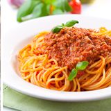 Burger und Spaghetti Bolognese
