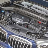 Auch der BMW-Diesel macht aus seiner Anwesenheit keinen Hehl