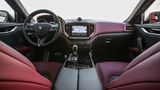 Das Cockpit des Maserati Ghibli.